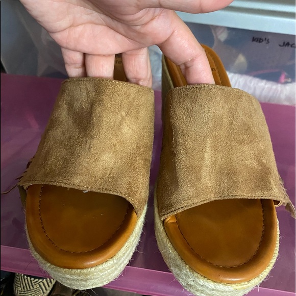 Ruffle designed wedges - Picture 4 of 4